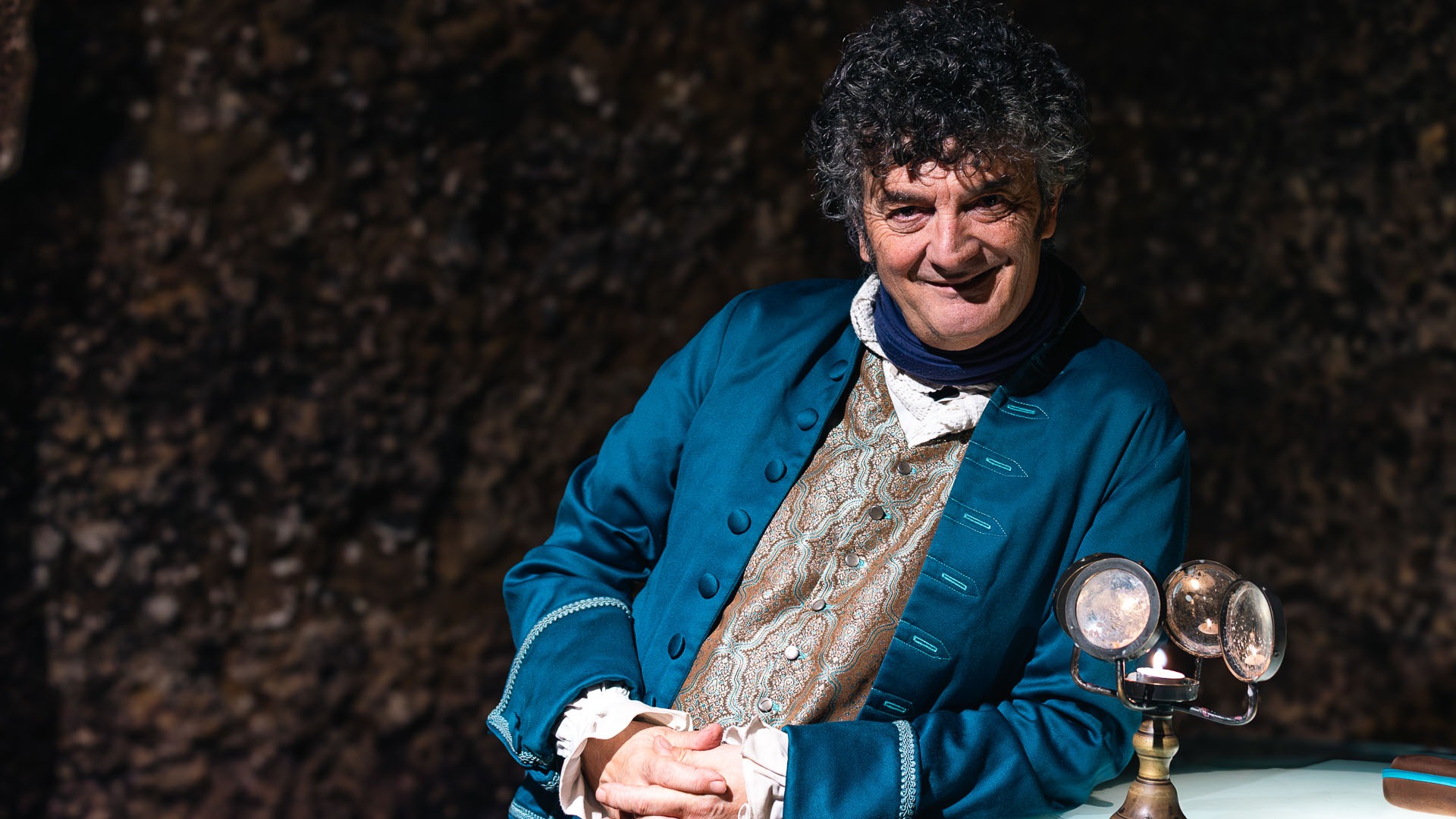 Visita teatralizada "de fábula" a Bodega El Fabulista con 2 vinos ADULTOS